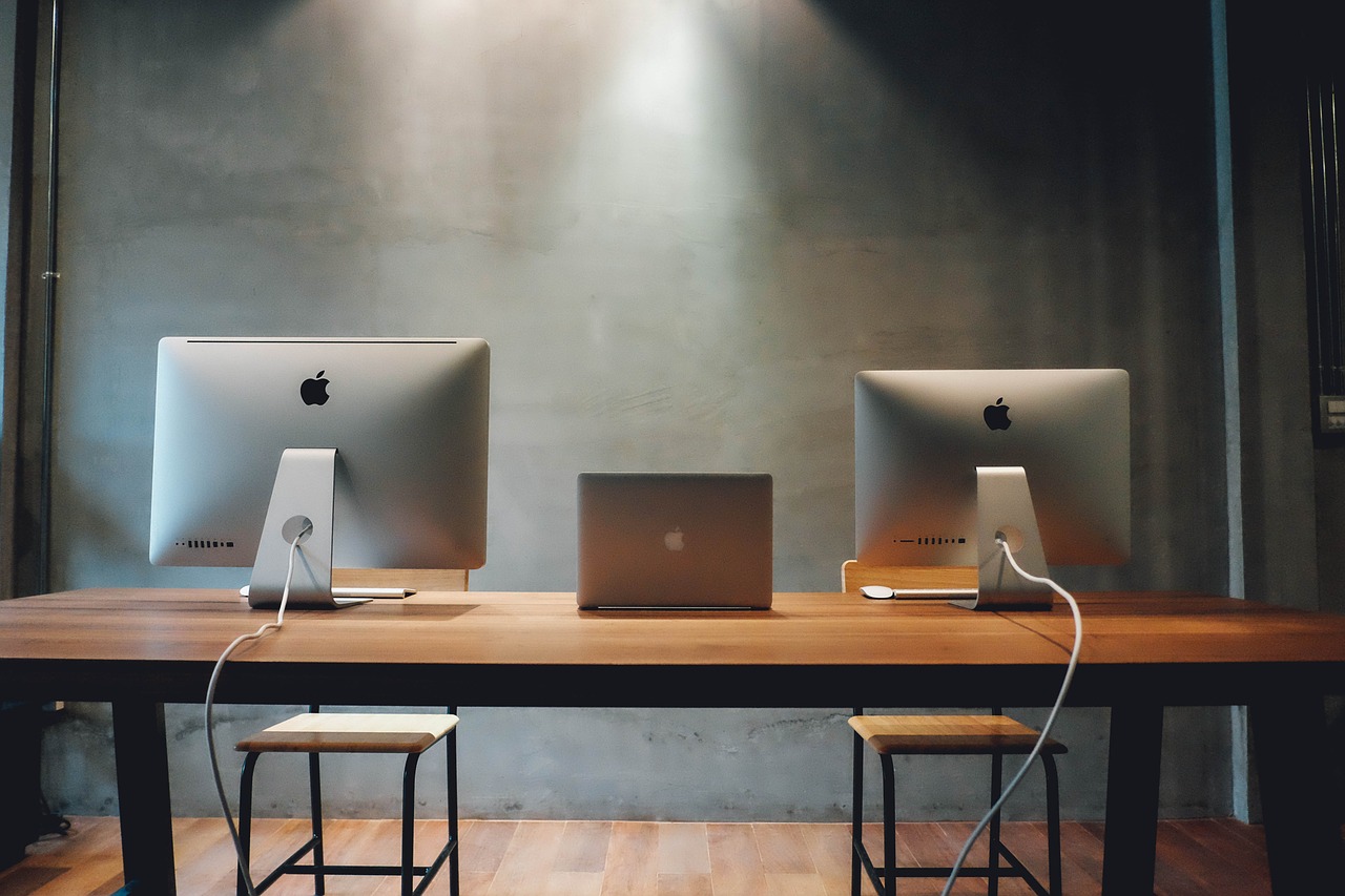 workspace-820315_1280.jpg