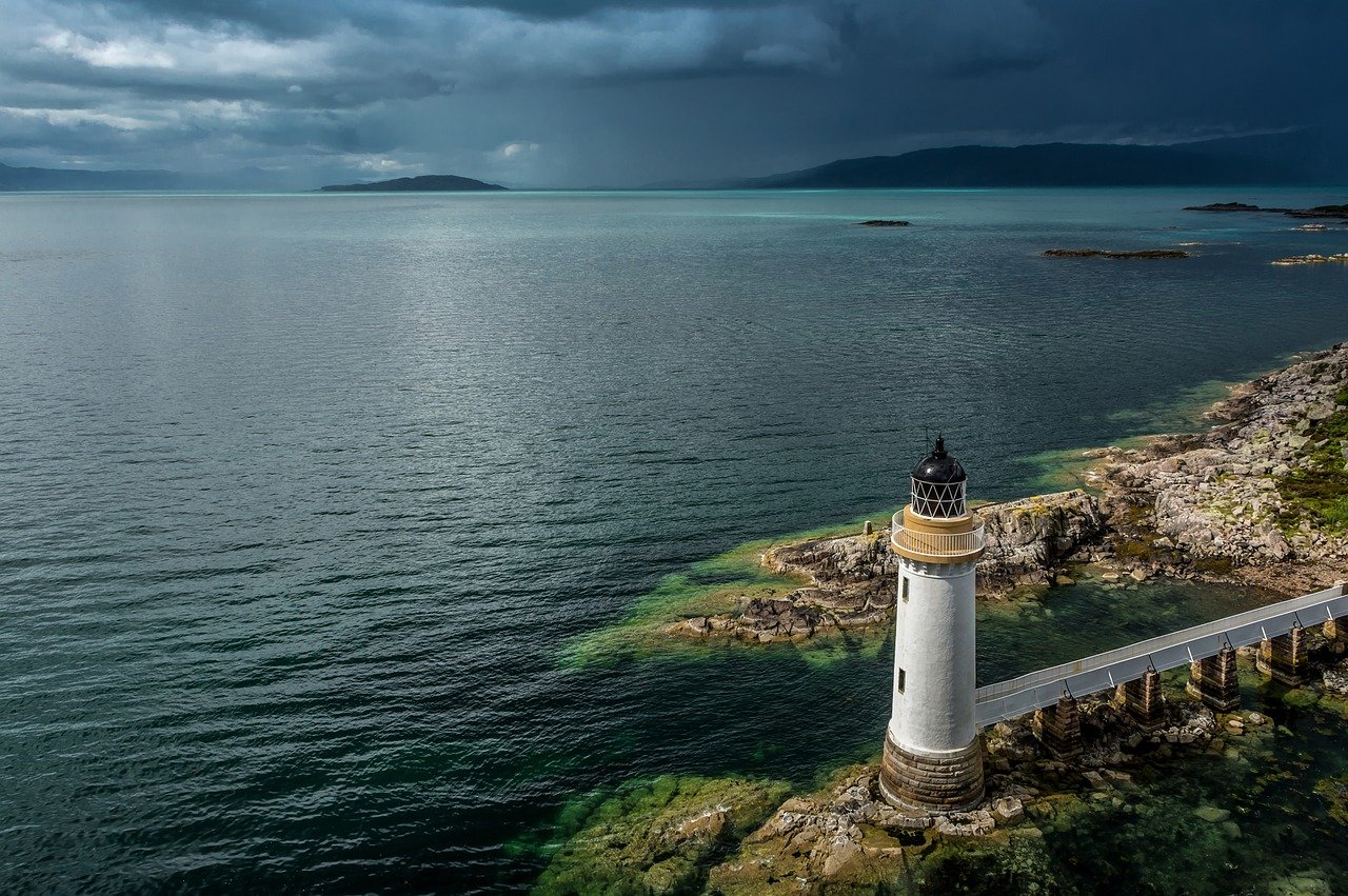 lighthouse-2359439_1280