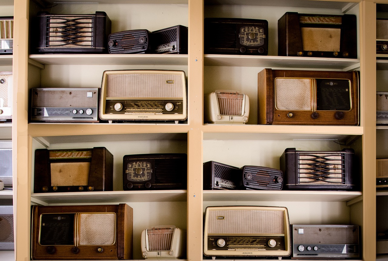 radio-777219_1280