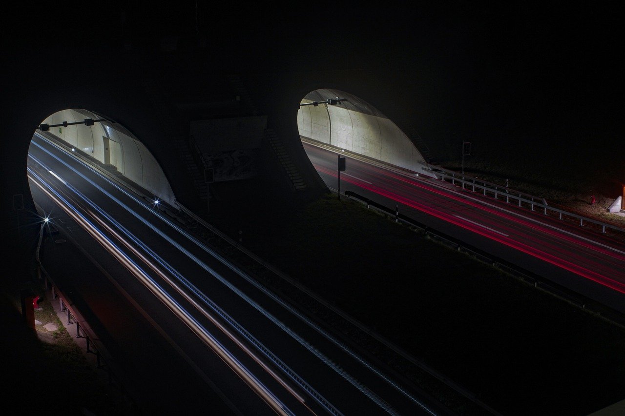 cars-g9023869be_1280