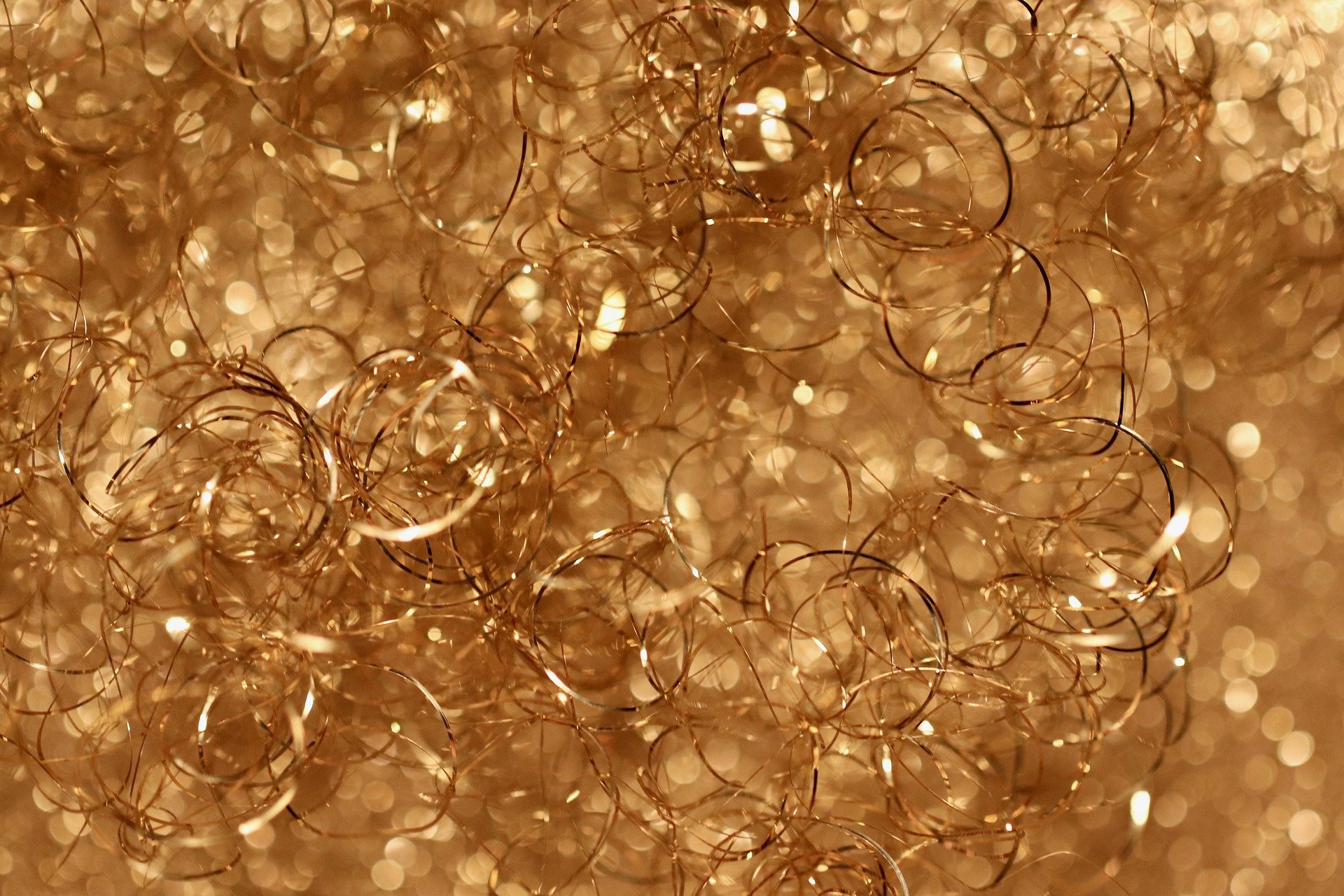 golden-4720210_1920